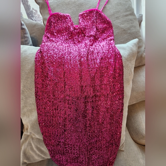 Walter Baker SPLIT NECK MADINA BODYCON MIDI SEQUIN DRESS NWT SIZE 2 - Picture 4 of 12